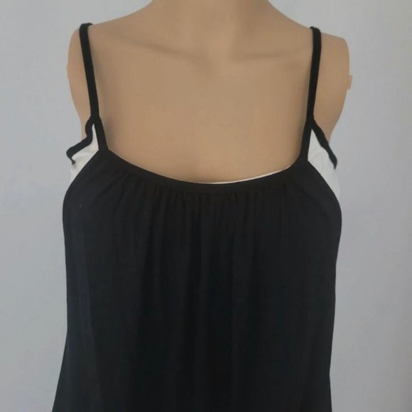 Camiseta doble blanca y negra de tirantes. - Picture 5 of 8